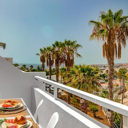 Апартаменты Cosy With Great View